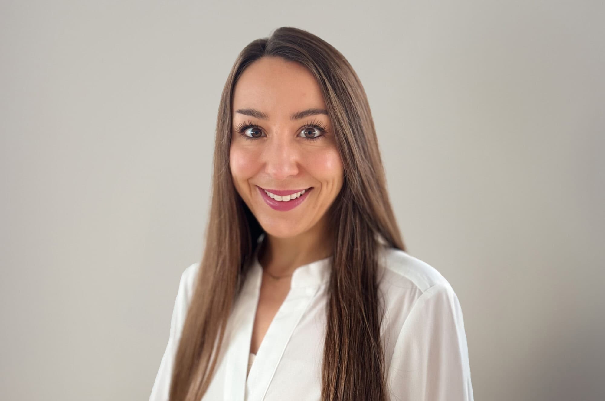 lara-profilbild-team-new